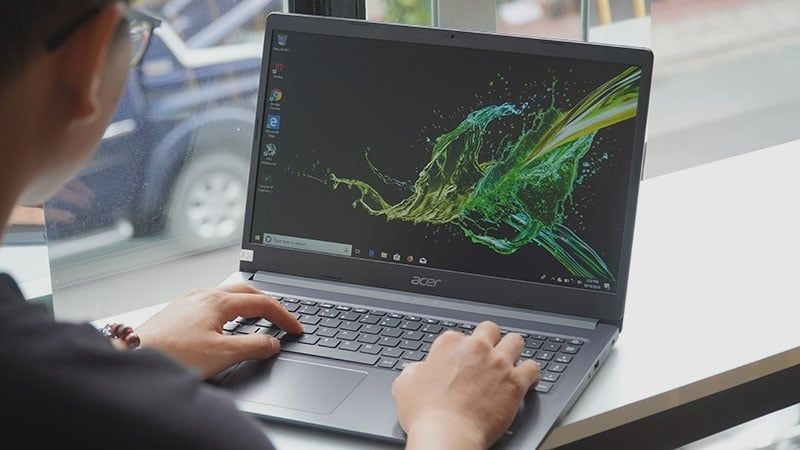 Kiểm tra độ bền laptop trước khi mua