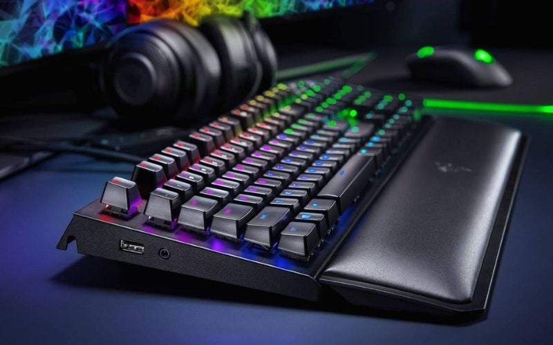 Bàn phím Razer cho phép bạn gán lệnh phức tạp lên bất kỳ phím nào dễ dàng