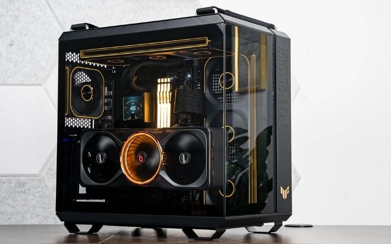Nếu yêu thích trưng bày linh kiện, hãy chọn các vỏ case với mặt kính cường lực trong suốt