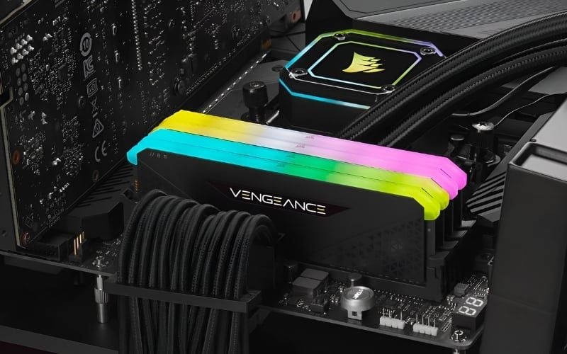 RAM 16GB đáp ứng tốt đa nhiệm, chơi game và các tác vụ làm việc phổ biến