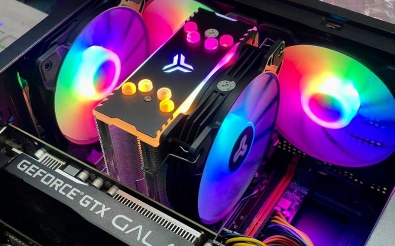 Để đồng bộ LED RGB, hãy dùng linh kiện cùng hệ sinh thái hoặc bộ điều khiển trung tâm tương thích