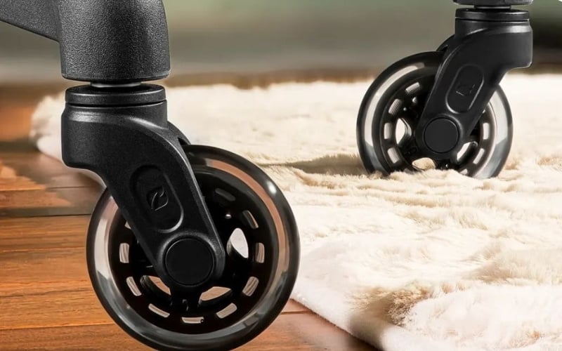Bánh xe làm từ vật liệu PU thường êm ái, ít gây tiếng ồn