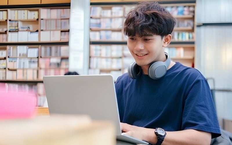Khối kinh tế, xã hội, sư phạm, ngôn ngữ thường không yêu cầu cao về cấu hình