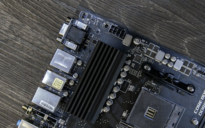 Main B550 hỗ trợ bộ nhớ RAM DDR4 tốc độ cao