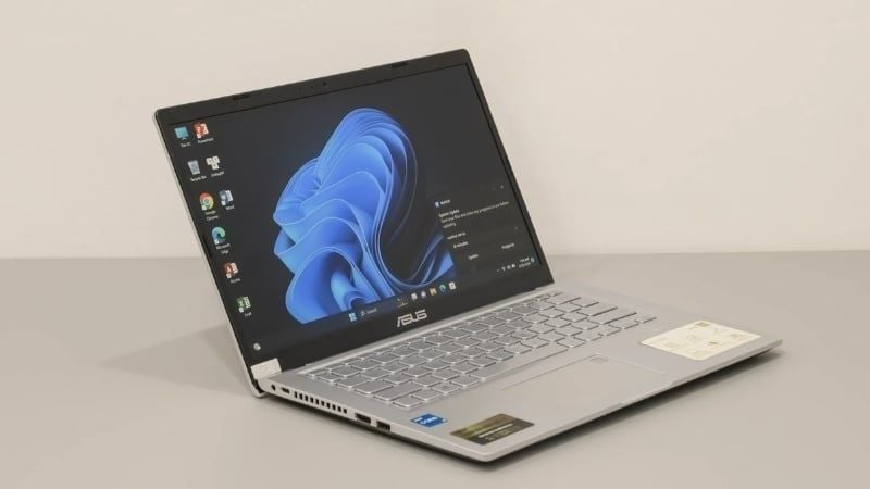 Có thể mua laptop cũ nếu ngân sách rất chặt và kiểm tra được tình trạng máy