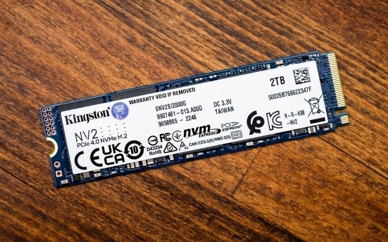 Ưu tiên SSD có TBW cao và bộ nhớ TLC để cân bằng giữa độ bền, hiệu năng và chi phí
