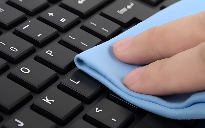 Vệ sinh bàn phím máy tính định kỳ