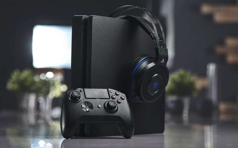 Razer Raiju Tournament Edition trang bị các nút đa chức năng có thể lập trình, cò súng phản hồi nhanh