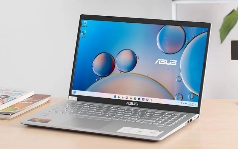 Cấu hình an toàn cho đa số sinh viên là CPU Intel Core i5/Ryzen 5, RAM 16GB