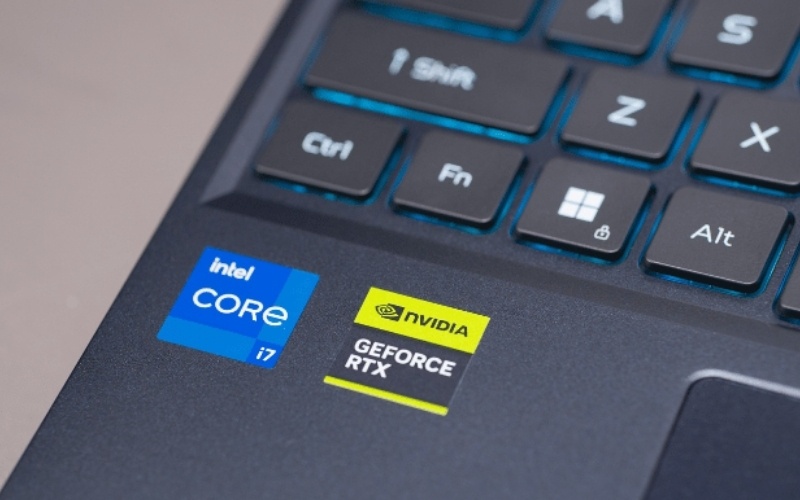 GPU rời cần thiết khi cần mở nhiều ứng dụng Adobe cùng lúc