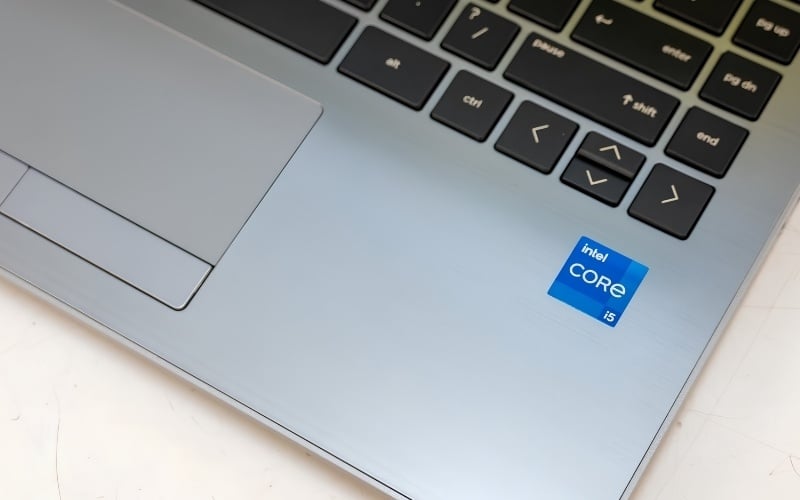 Dân văn phòng nên ưu tiên vi xử lý Core i5 hoặc Ryzen 5 trở lên