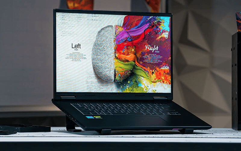 Lưu ý về thiết kế bản lề và vỏ máy khi chọn laptop