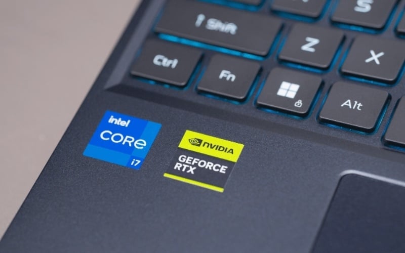 Nếu thường xuyên làm file lớn, nhiều plugin, hãy cân nhắc Core i7, RAM 32GB