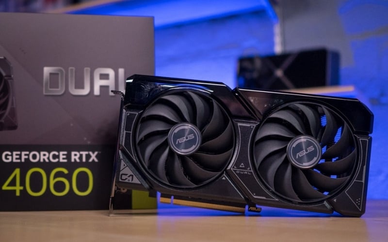 Các hãng như ASUS, MSI, Gigabyte cung cấp nhiều phiên bản với thiết kế tản nhiệt 2 hoặc 3 quạt