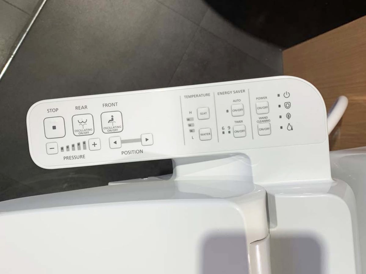 Tính năng thông minh trên nắp rửa điện tử WASHLET TCF23710AAA