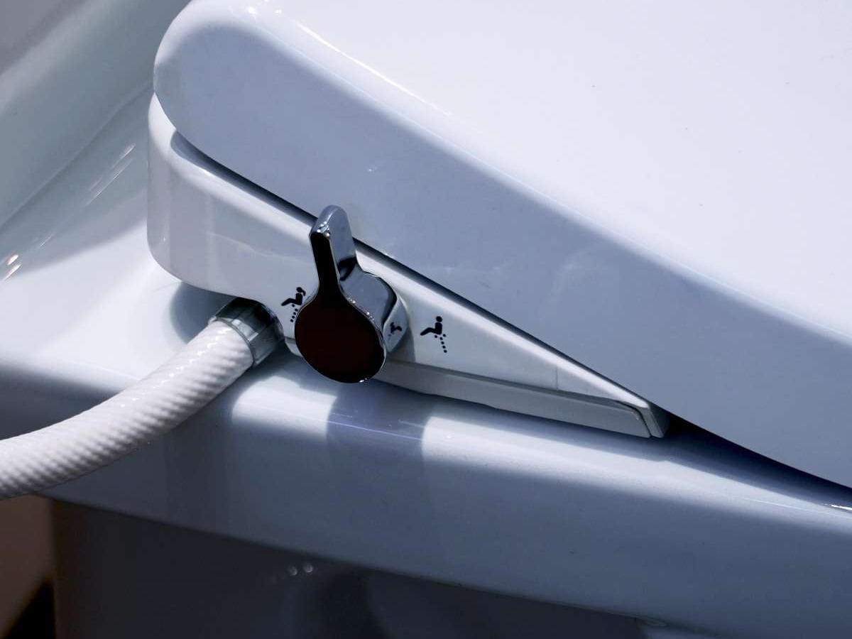 Bồn cầu TOTO MS885DE4 tích hợp nắp rửa cơ TCW1211A tiện lợi