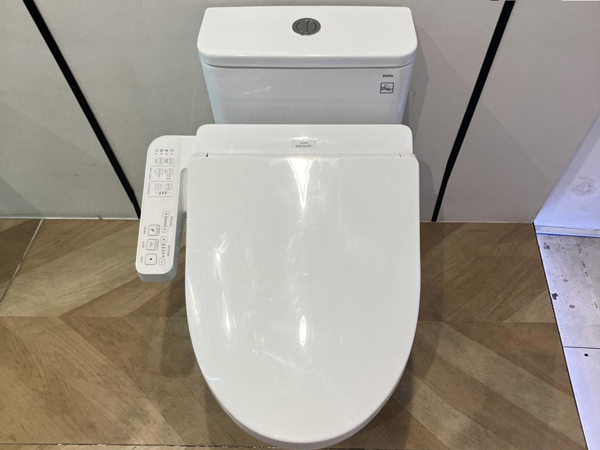 Bồn cầu thông minh TOTO MS857DW18 thiết kế 1 khối liền mạch