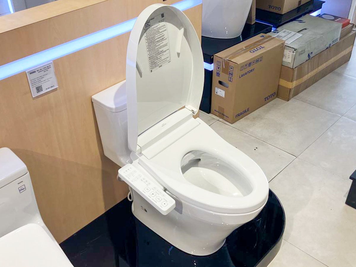 Công nghệ Phun sương PREMIST của nắp rửa TCF33461GAA