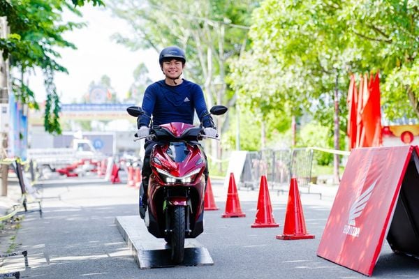 Honda Air Blade 2026 tại HEAD Hoàng Việt