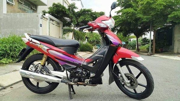 Các đời xe Honda Future - Honda Future II - Future 2004