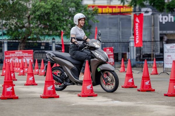 Lựa chọn xe máy chạy giao hàng và xe chạy dịch vụ bền bỉ năm 2026: Honda Vision