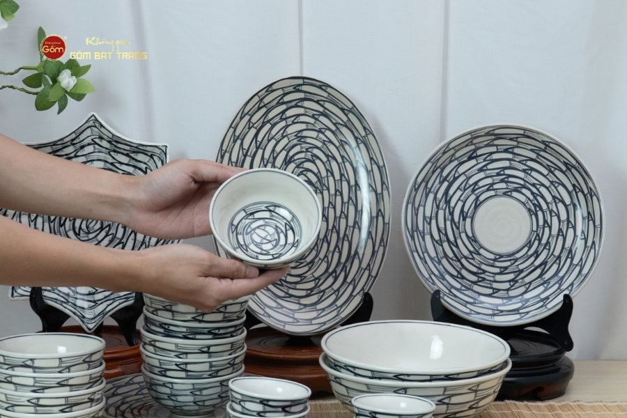 Bộ Bàn Ăn 4 Người (10 món) Men Trắng Vẽ Cá Đàn