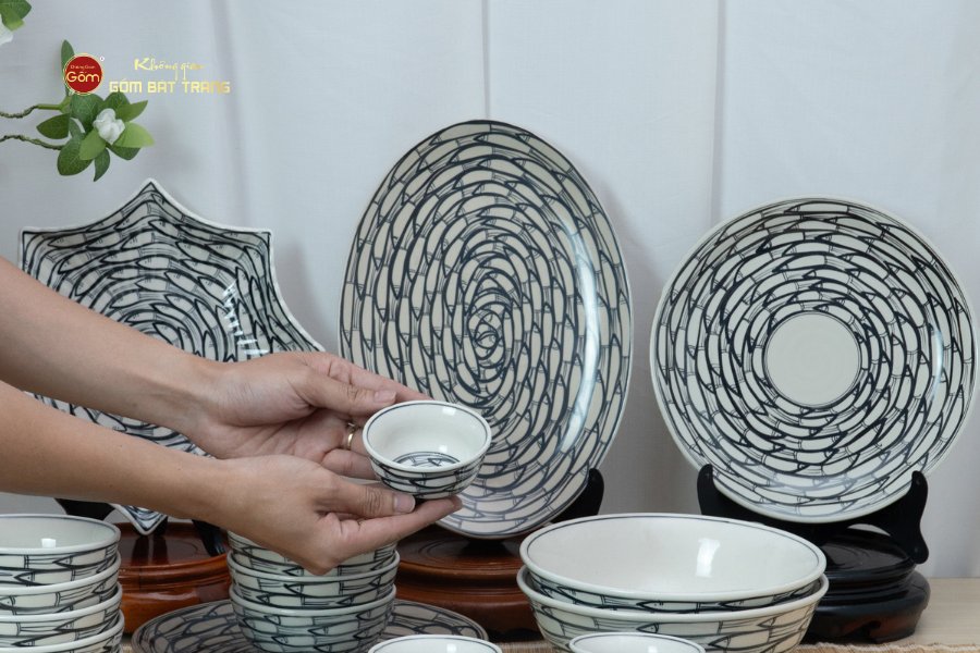 Bộ Bàn Ăn 4 Người (10 món) Men Trắng Vẽ Cá Đàn