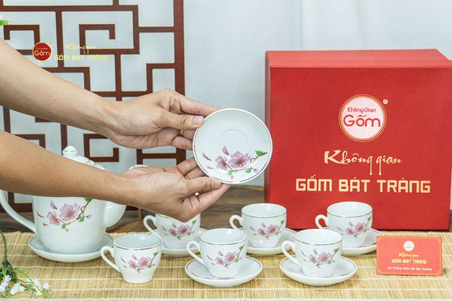 Bộ Trà Dáng Trống Hoa Đào Vẽ Vàng