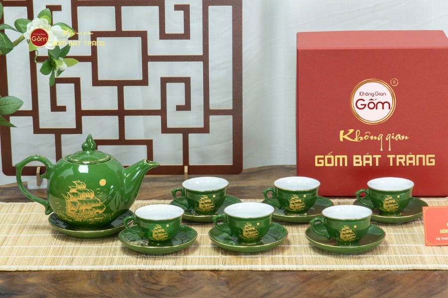 Bộ Trà Men Lục Đài Các Thuận Buồm Xuôi Gió Vẽ Vàng