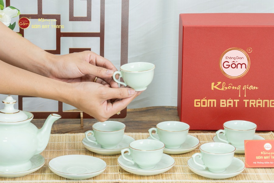 Bộ Trà Men Ngọc Đài Các Vẽ Vàng