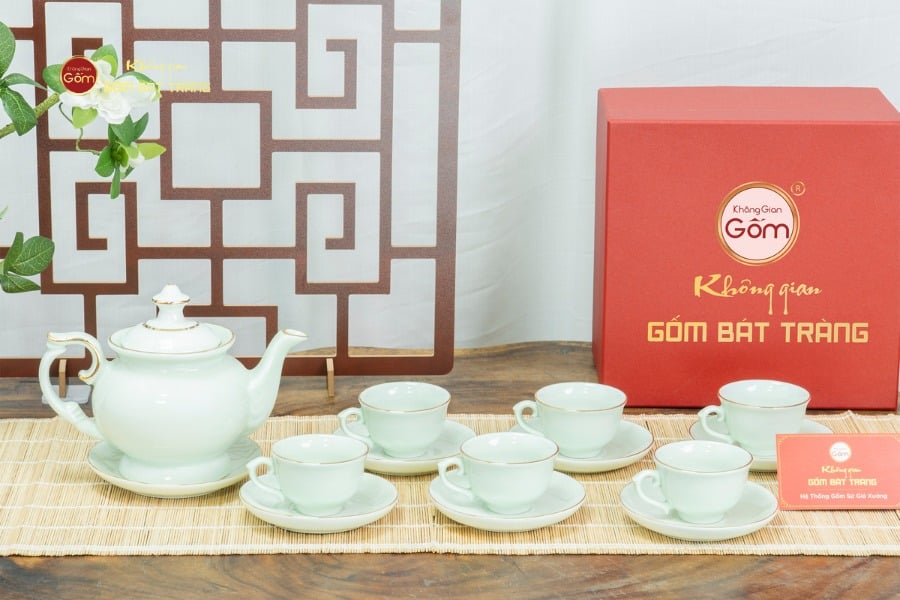 Bộ Trà Men Ngọc Đài Các Vẽ Vàng