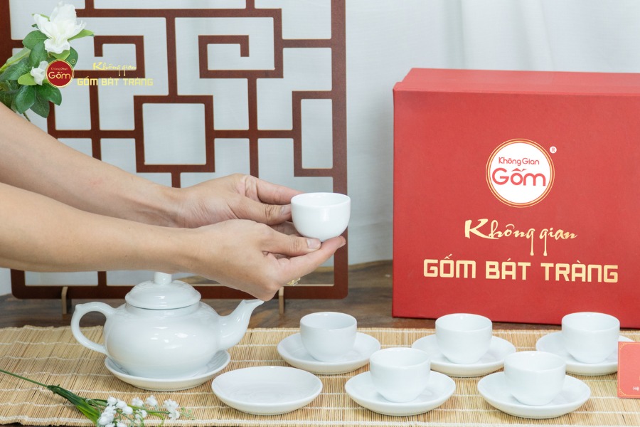 Bộ Trà Men Trắng Bà Ba