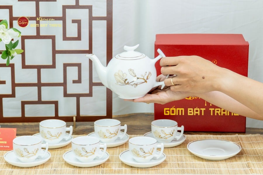 Bộ Trà Men Trắng Bưởi Cành Hoa Mộc Lan Vẽ Vàng