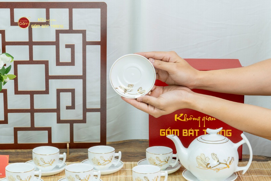 Bộ Trà Men Trắng Bưởi Cành Hoa Mộc Lan Vẽ Vàng
