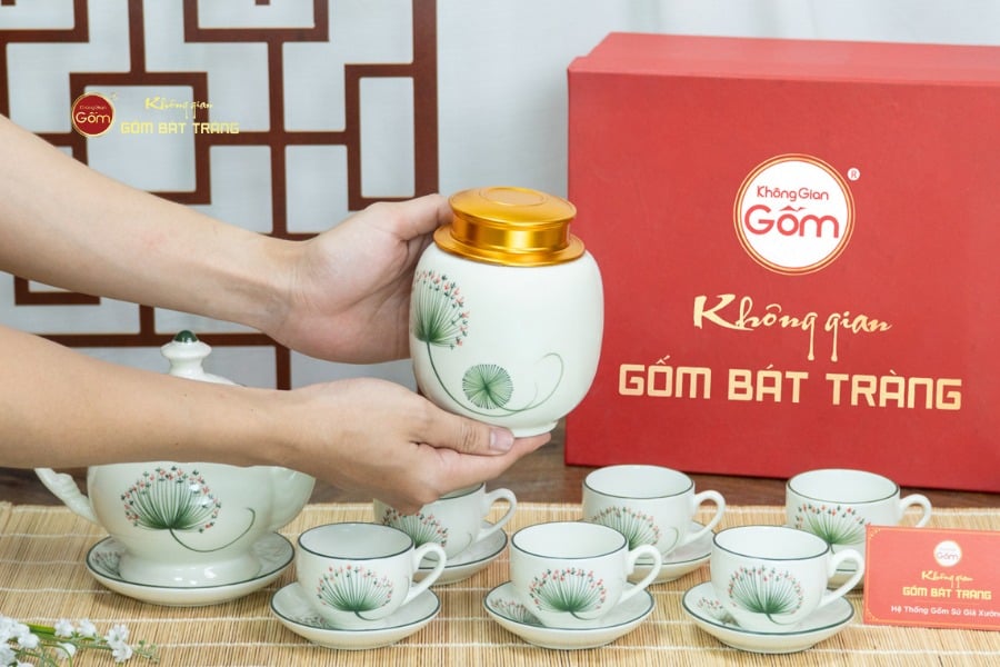Bộ Trà Men Trắng Đài Các Vẽ Hoa Bồ Công Anh