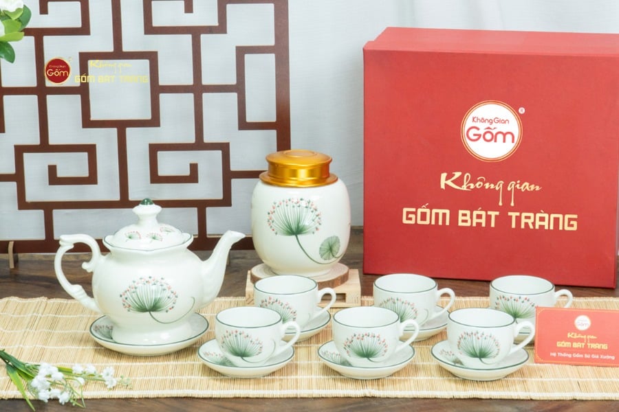 Bộ Trà Men Trắng Đài Các Vẽ Hoa Bồ Công Anh