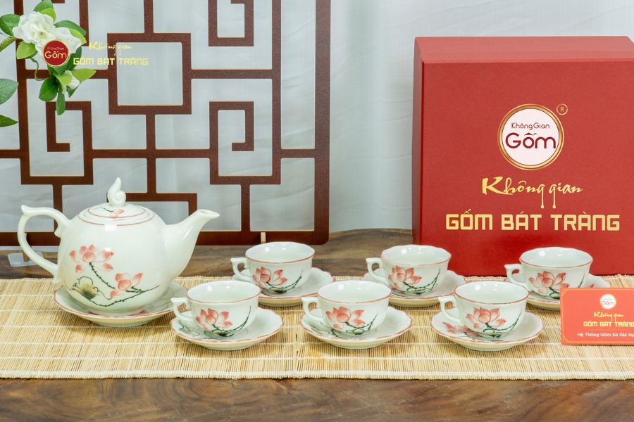 Bộ Trà Men Trắng Mẫu Đơn Vẽ Hoa Sen Màu