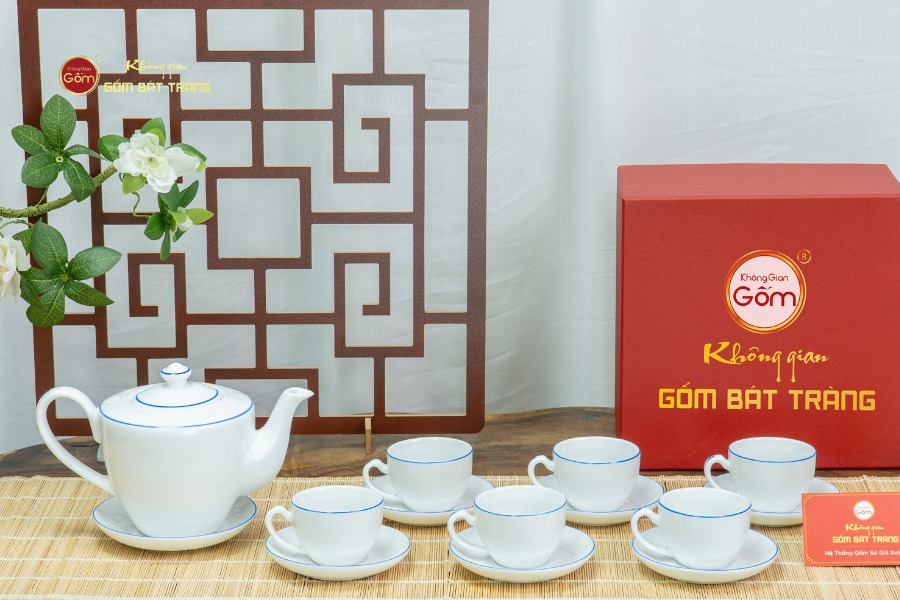 Bộ Trà Men Trắng Vai Vuông Kẻ Viền Xanh