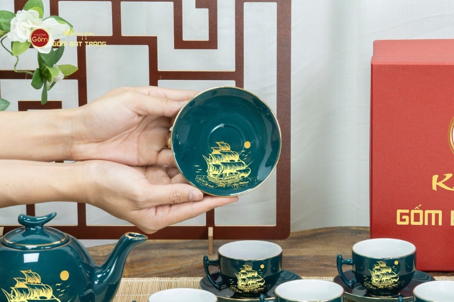 Bộ Trà Men Xanh Lam Bưởi Cành Thuận Buồm Xuôi Gió Vẽ Vàng