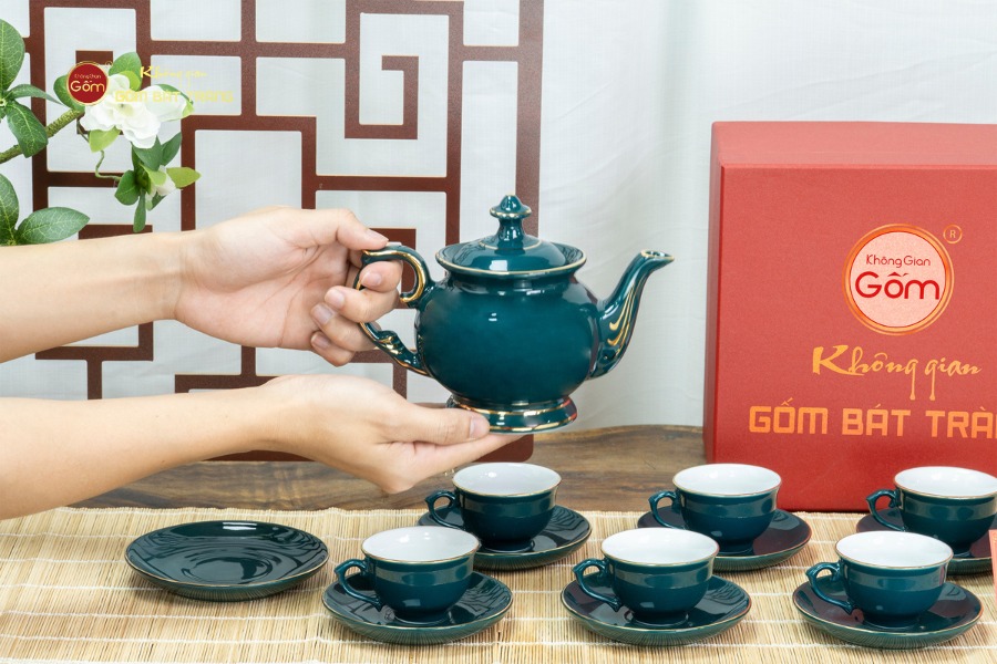 Bộ Trà Men Xanh Lam Đài Các Kẻ Vàng