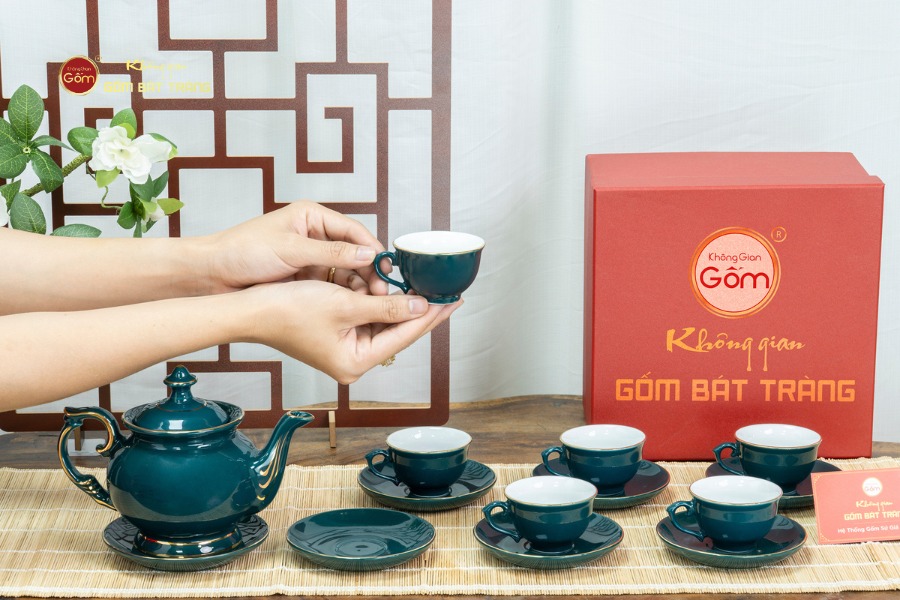 Bộ Trà Men Xanh Lam Đài Các Kẻ Vàng