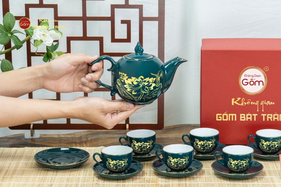 Bộ Trà Men Xanh Lam Ngọn Lửa Hoa Sen Vẽ Vàng