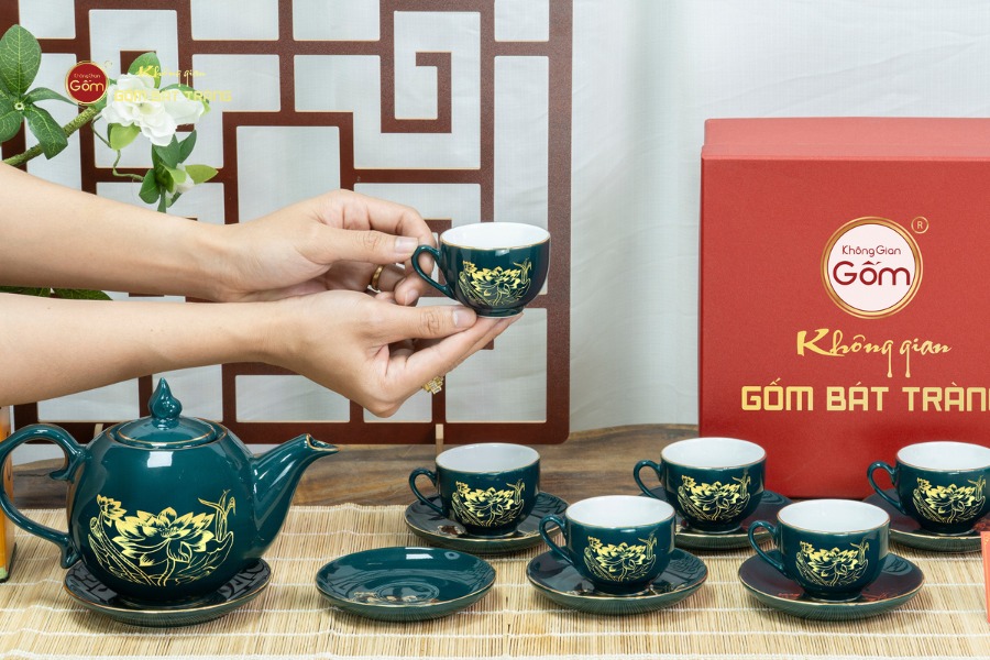Bộ Trà Men Xanh Lam Ngọn Lửa Hoa Sen Vẽ Vàng