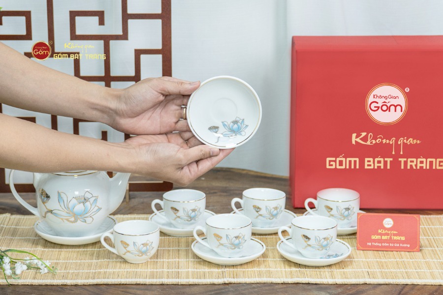 Bộ Trà Minh Long Hoa Sen Xanh Vẽ Vàng