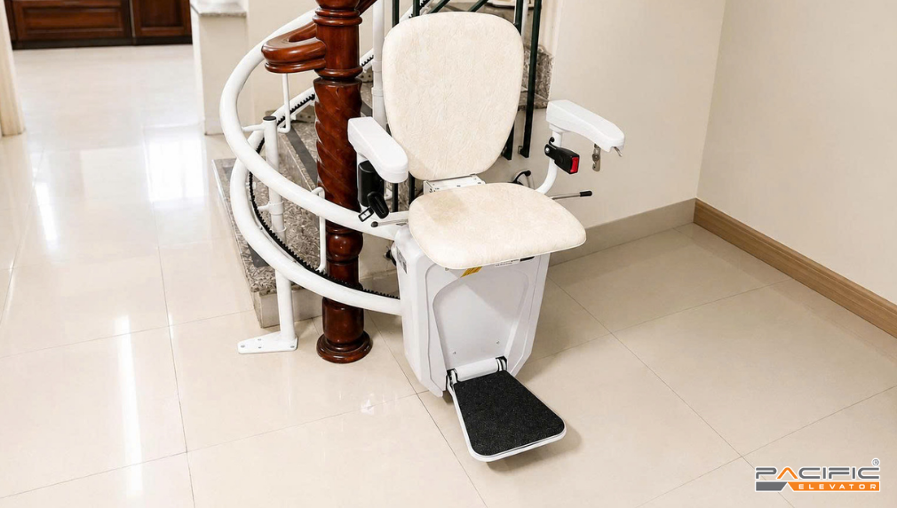 Thang ghế Stairlift do Thang máy Pacific lắp đặt .png