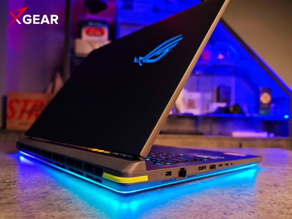 đa dạng cổng kết nối trên Asus ROG Strix G18 G815LP-S9102W