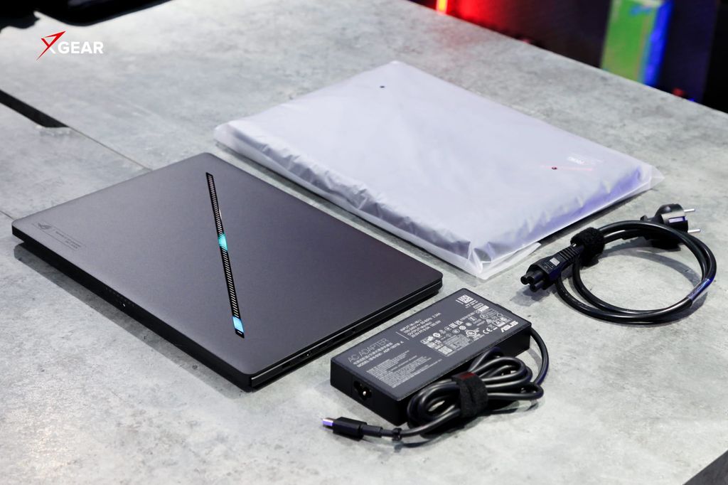 Laptop Gaming ASUS ROG Zephyrus G14 GA403GM-SY164W