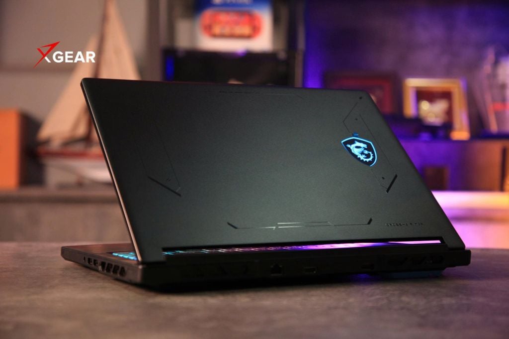 Laptop Gaming MSI Crosshair 16 HX E14VFK-074VN đằng sau
