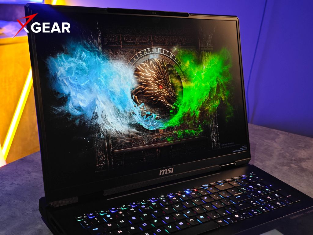 Laptop Gaming MSI Titan 18 HX 2026 đến 18 inch rộng rãi thoải mái