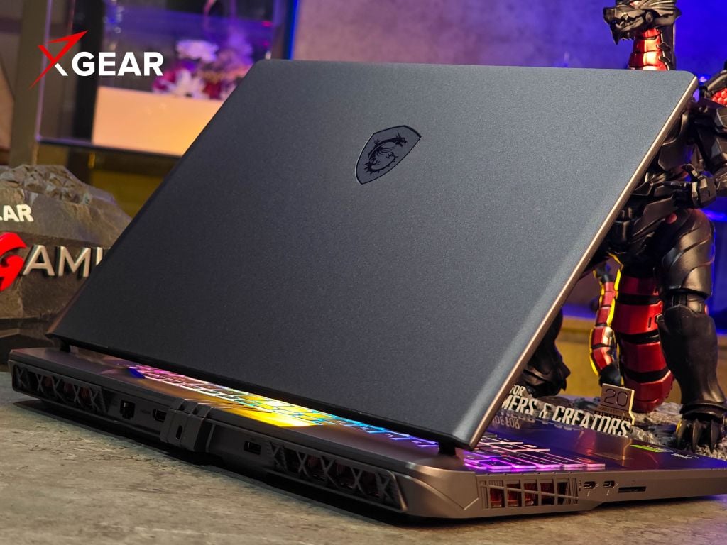 laptop MSI Vector 16 HX AI A2XWHG 010VN đầy đủ và đa dạng cổng kết nối